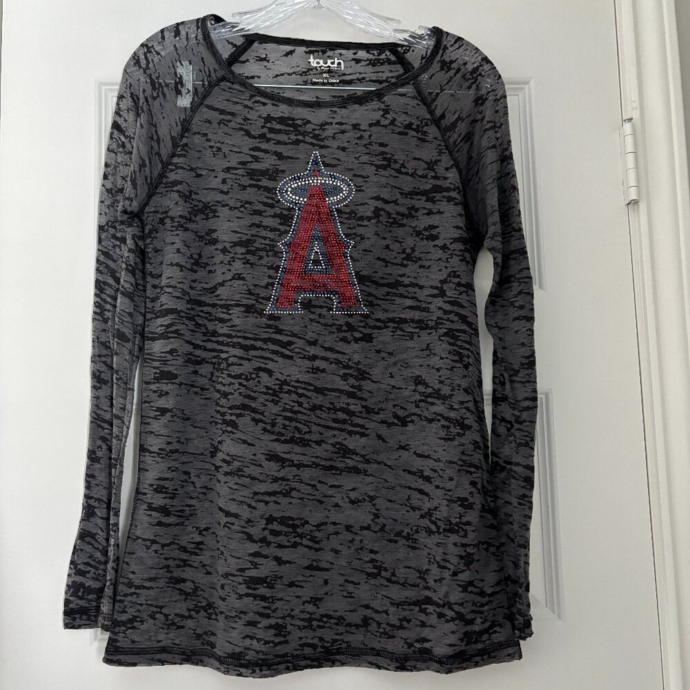 ⚾ 🌸 Touch by Alyssa Milano Los Angeles Angels long-sleeved tee 🌸 ⚾